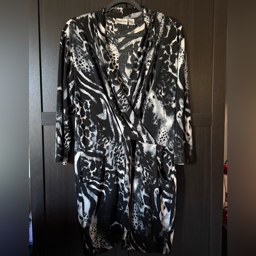 Chico’s Animal Tunic Top with Pockets size 2